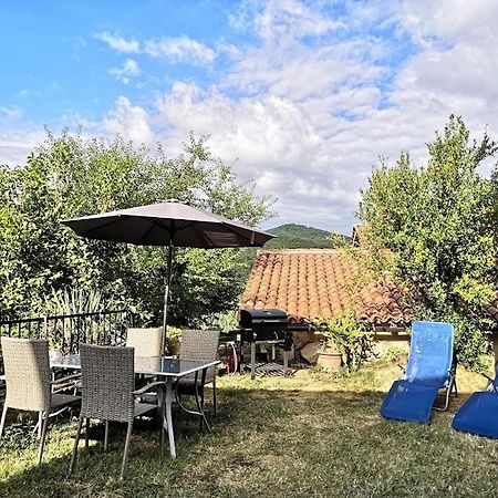 Appartma Katja Gabrovica pri Crnem Kalu Bagian luar foto