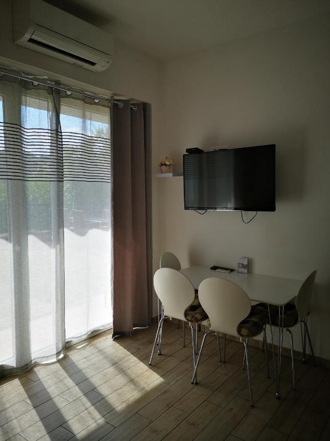 Appartma Katja Gabrovica pri Crnem Kalu Bagian luar foto